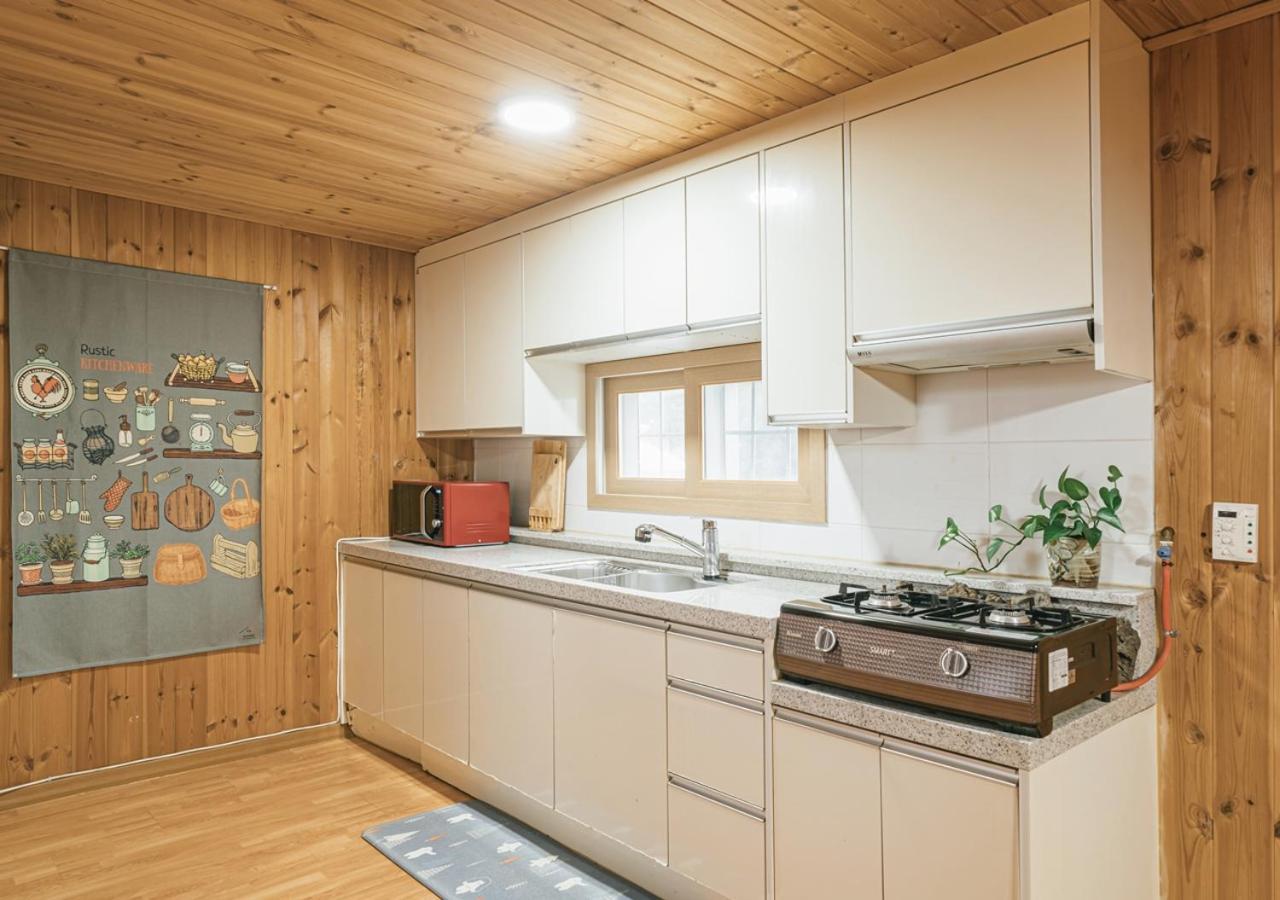 Jeju Haepoomdal Pension ภายนอก รูปภาพ